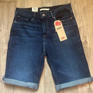 NEW Levi’s Bermuda Shorts Mid Rise SIZE 4 / 27